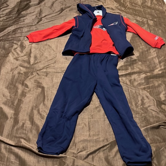 Boys Large New England Patriots Sweatshirt, Sweatpant, and Hooded Vest Combo - Picture 2 of 5